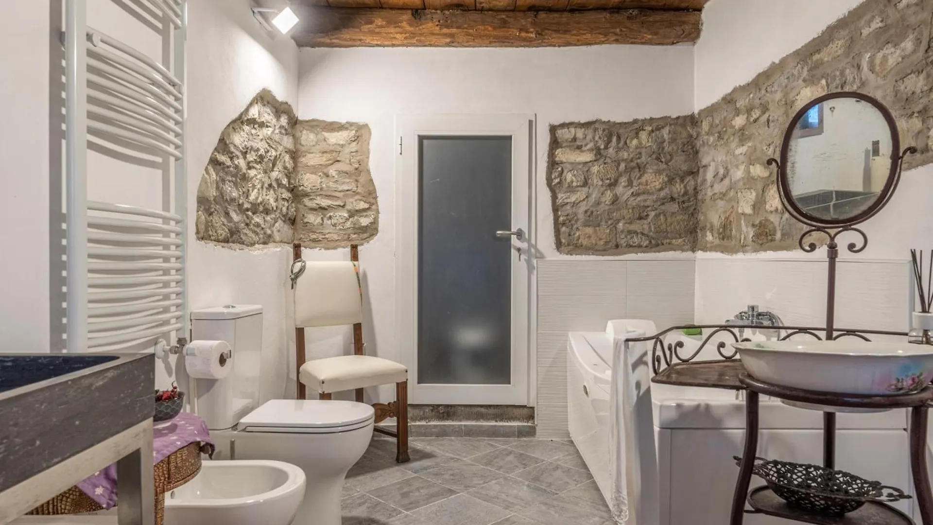 Orazio Liberty House, Fivizzano, Wifi And Jacuzzi Villa Collegnago 0*,  Italy